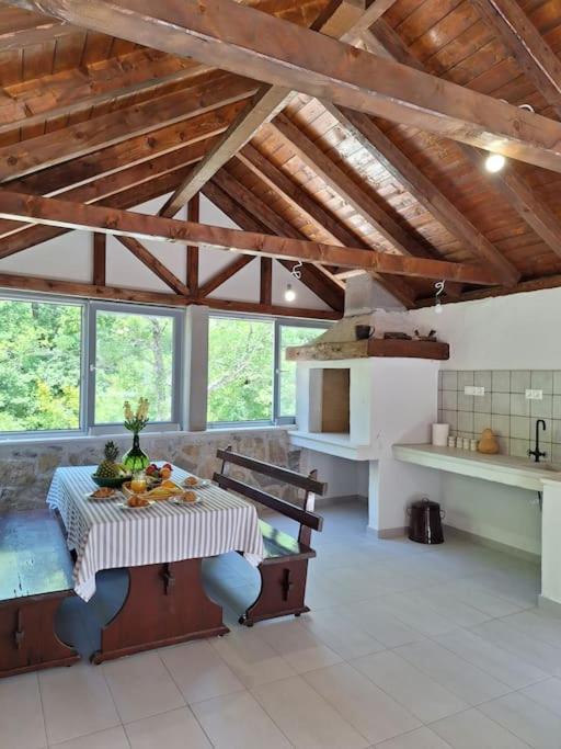 Vikendica Stone House Gazda *