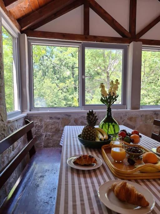 Stone House Gazda Omis